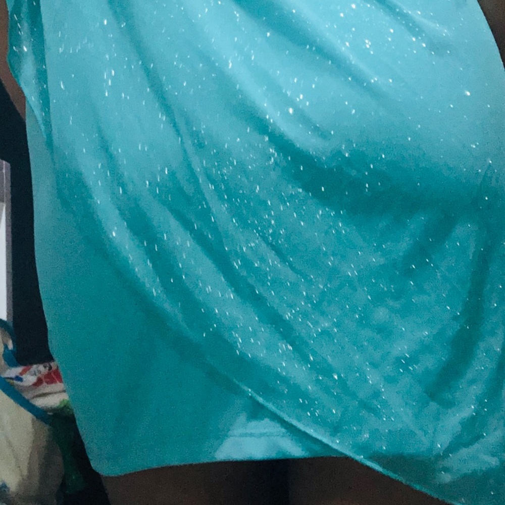 Dress - Picture 8 of 8